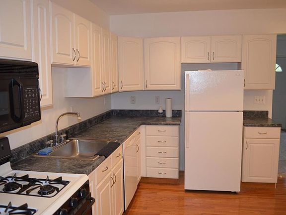 4th image of 146 S Biggs St