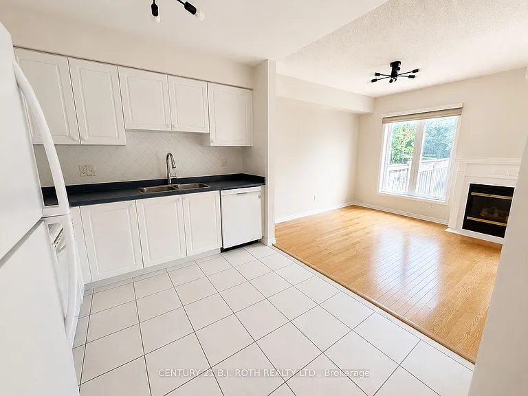 66 Sprucedale Way #66 — Photo 3