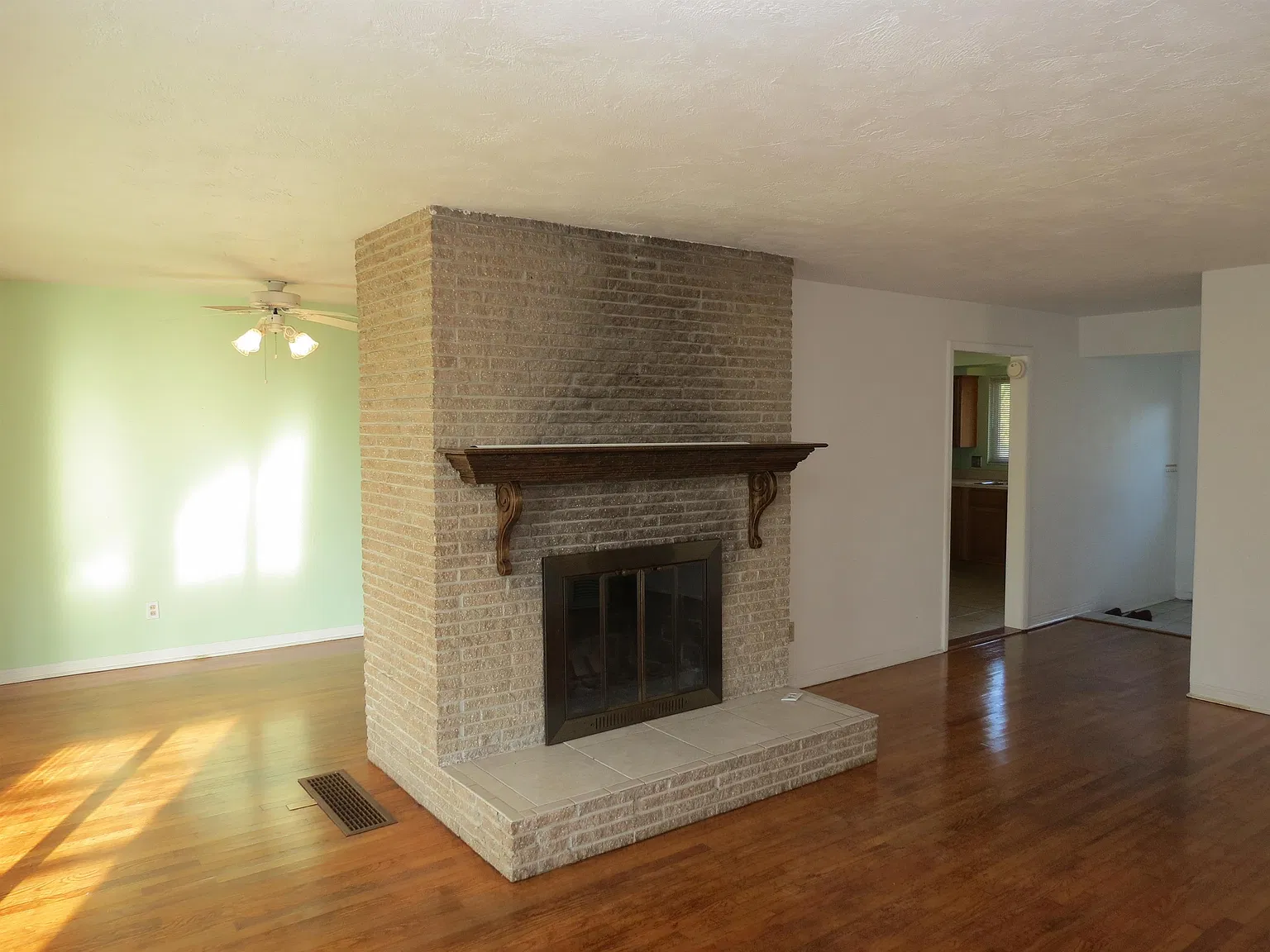 90 Dawn Drive - 1 — Photo 4
