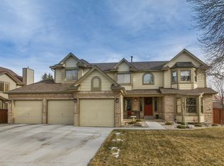 9586 Cherryvale Dr, Highlands Ranch, CO 80126