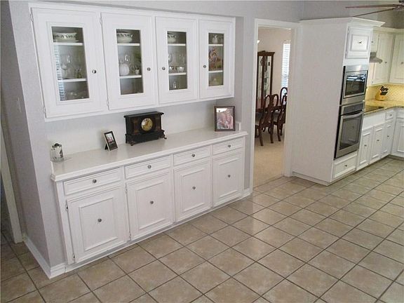 5th image of 2413 Aspen St