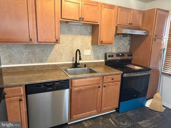21 Monhegan Ct #28B, Baltimore, MD 21236