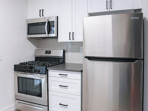 5th image of 833 E Turney Ave #4