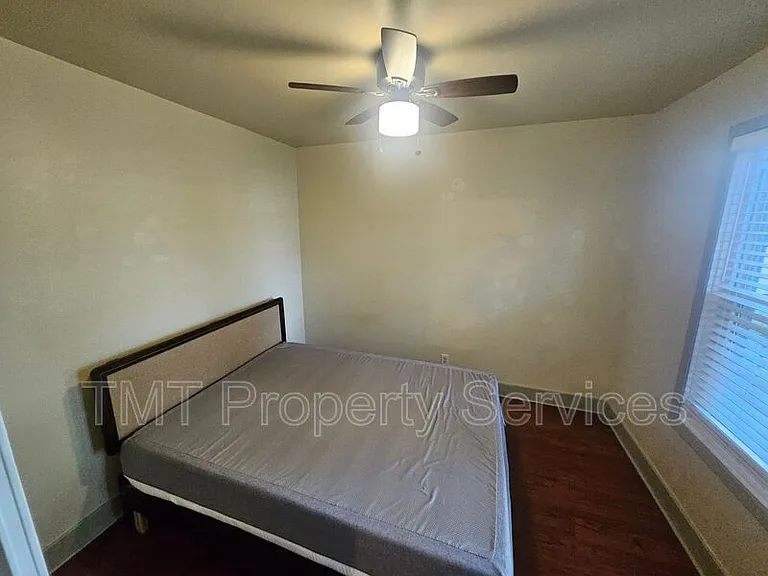 1214 N Pershing Ave — Photo 62