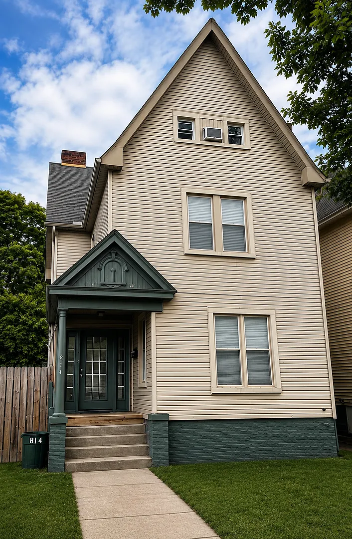 814 Myrtle Street — Photo 1