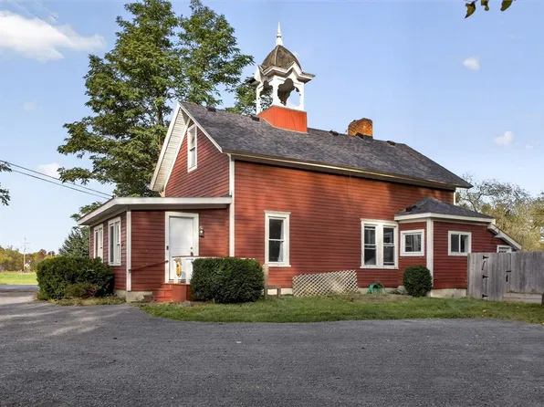 5486 State Route 96, Farmington, NY 14425