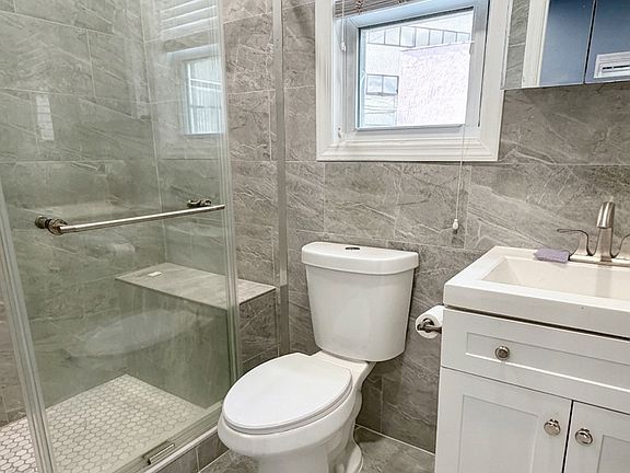 4th image of 637 Newark Ave #2R