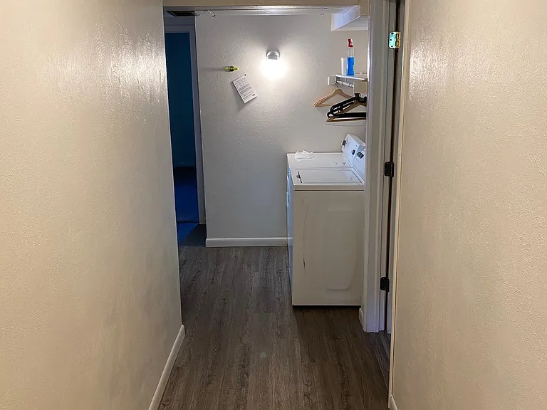 2438 S Franklin St — Photo 16