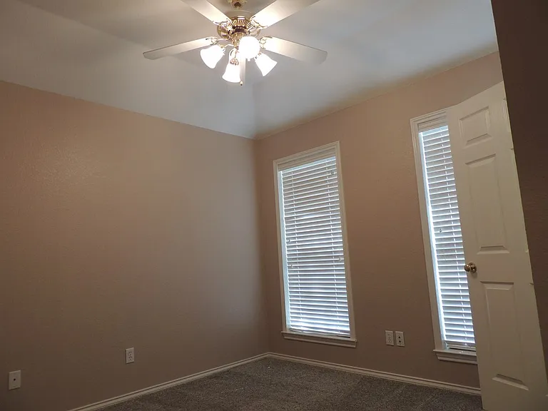 2913 Sunburst Dr — Photo 27