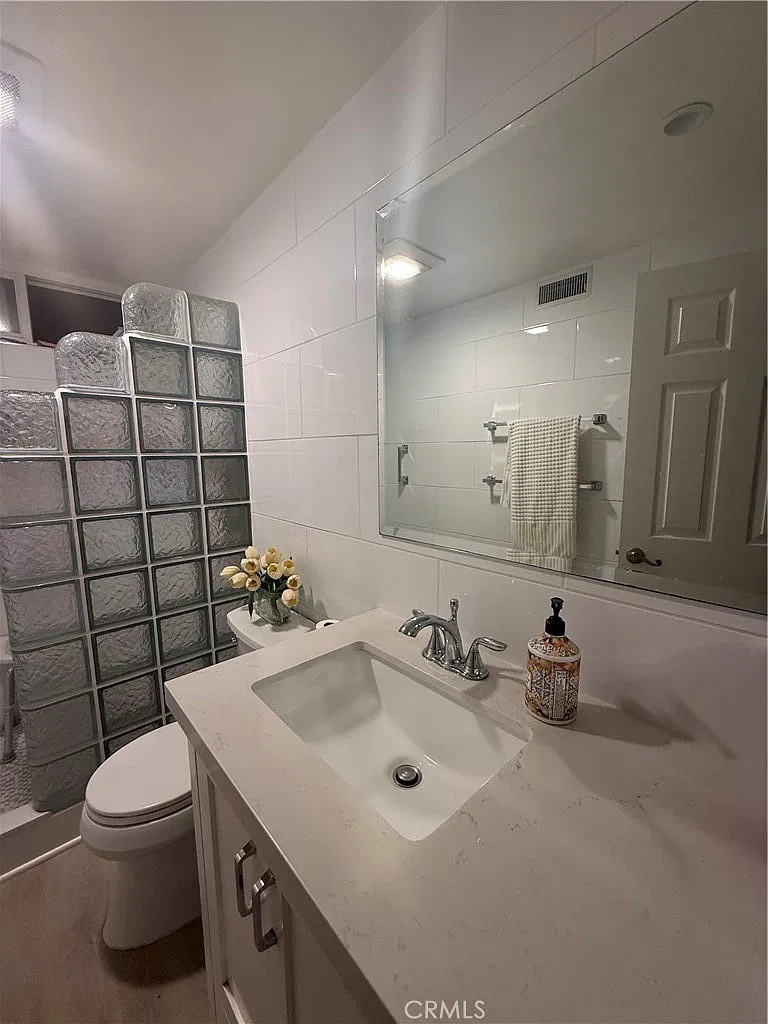 2 bed, 750 sqft, $2,980 — Photo 1