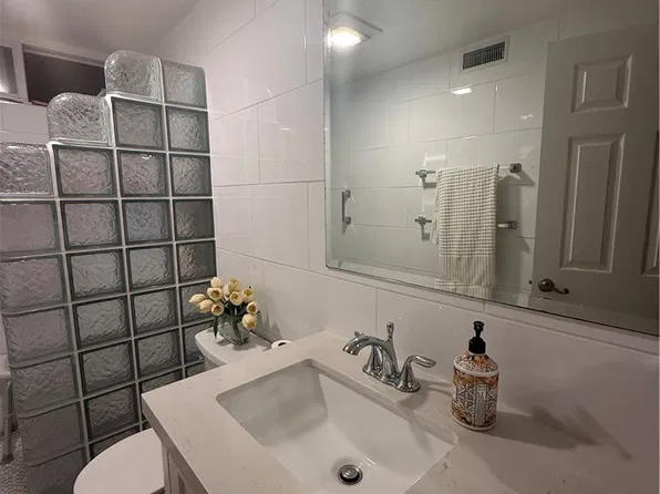 1519 S Diamond St, Santa Ana, CA 92704