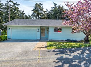 1660 SW Nienhuis St, Oak Harbor, WA 98277