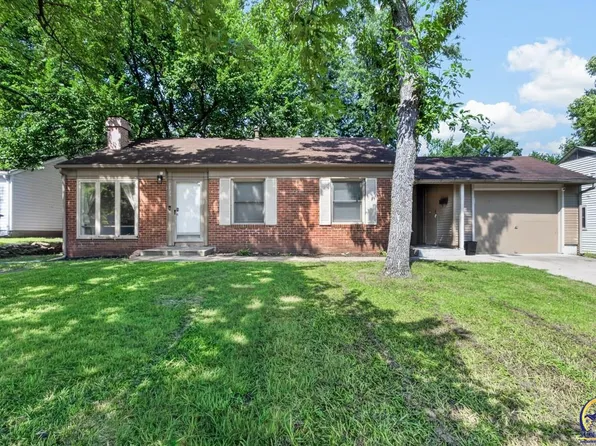 2833 SW Hillcrest Rd, Topeka, KS 66614