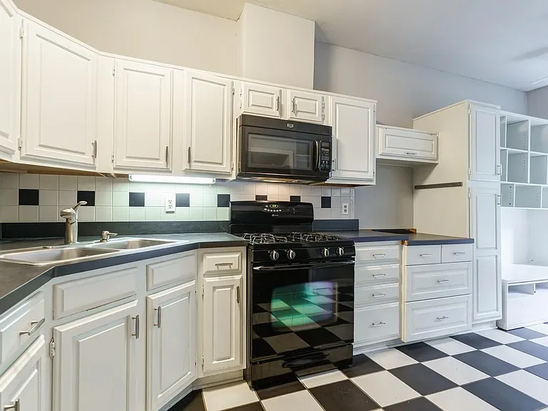 613 Kimberly Ln NE — Photo 6