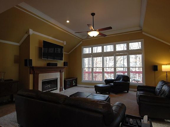 5th image of 4067 Volley Ln