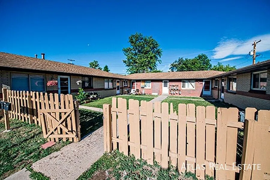 Pet-friendly 2BR with Laundry Onsite. Located directly next to Walker Branch Park and a few block... — Photo 3