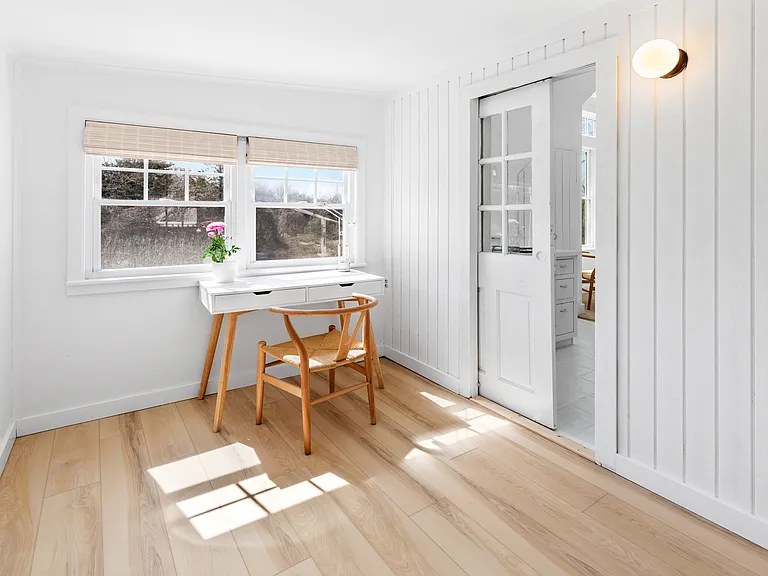107 Meeting House Ln — Photo 8