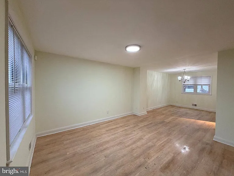1262 Halstead Rd — Photo 3