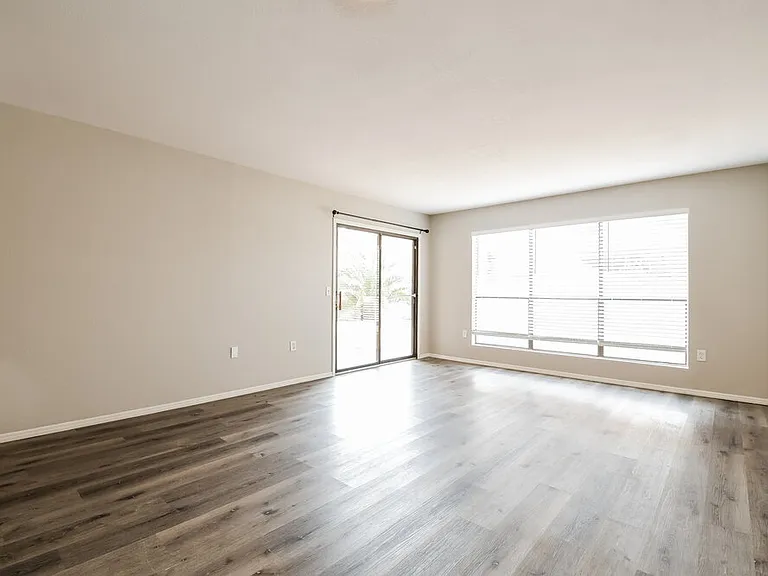 1534 E Campbell Ave — Photo 7
