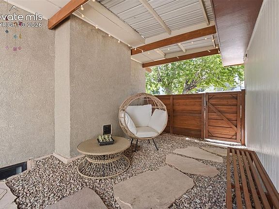 3rd image of 29 Minden Cir