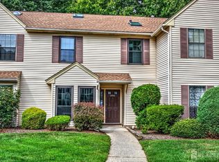 2706 Cricket Cir, Edison, NJ