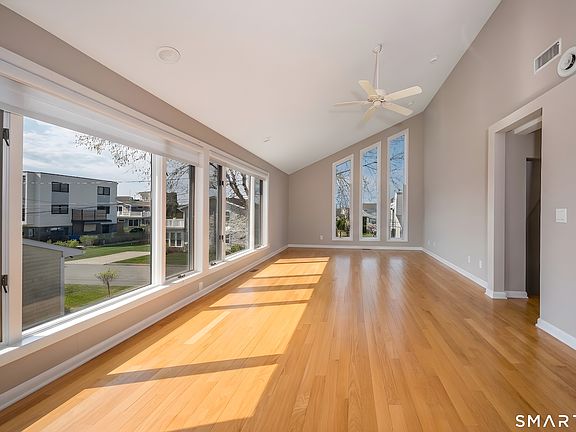 3rd image of 6 Leeway Drive