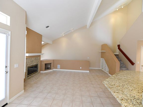 4th image of 215 Shorebreaker Dr