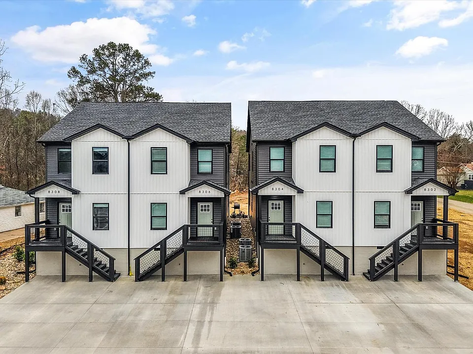 8302 Lobelia Ln