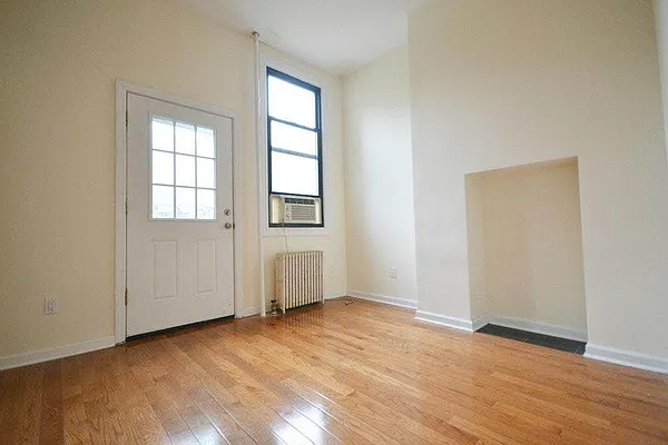 Rented by REAL New York | media 32