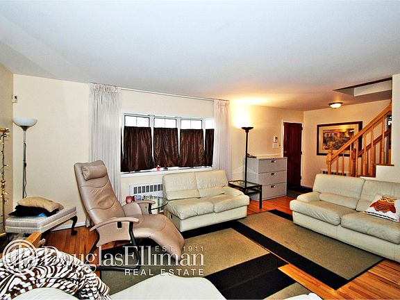 3rd image of 40 Amby Ave