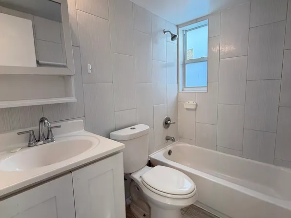 1860 SW 22nd St, Miami, FL