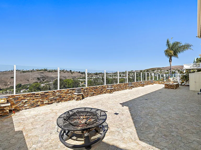 2438 Calle Aquamarina — Photo 33