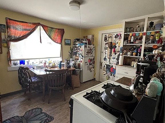 4th image of 13 Clay St #1