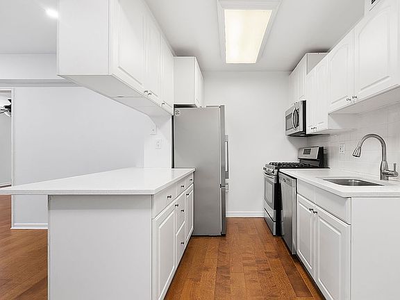 5th image of 60 9th St #232
