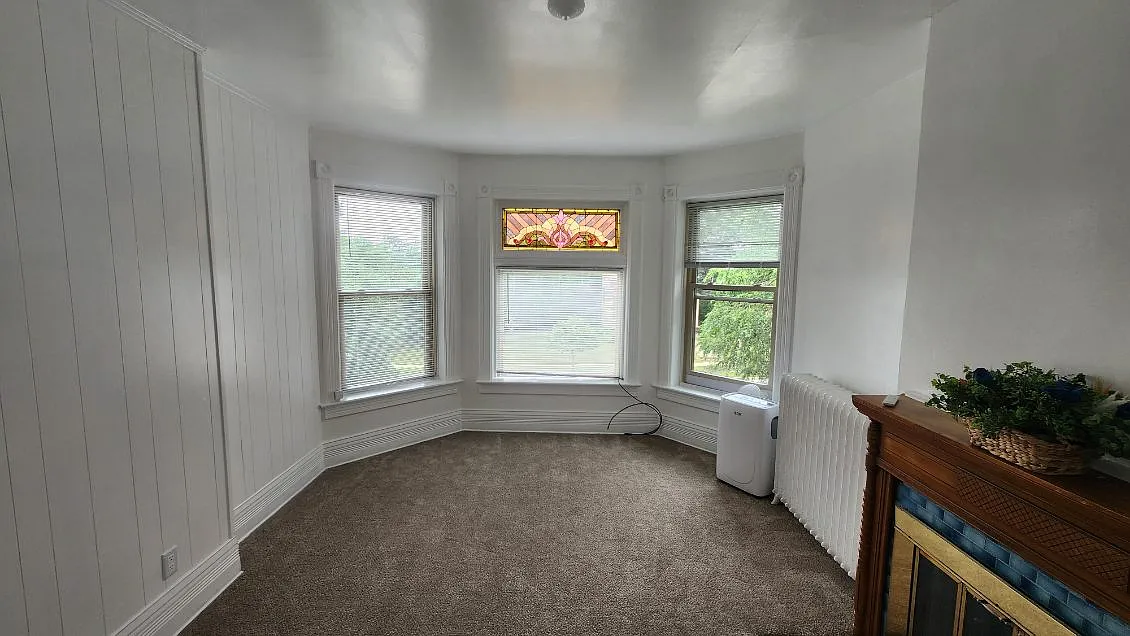 251 E Racine St — Photo 1