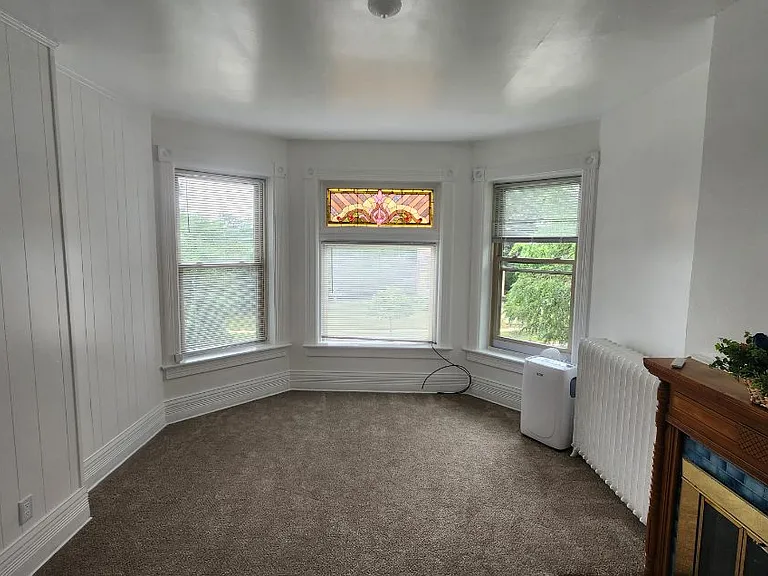 251 E Racine St — Photo 1