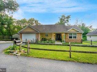 80 Shields Ln, Newark, DE 19702