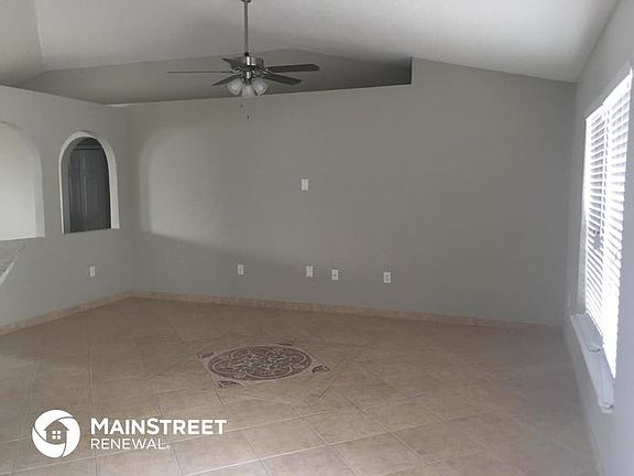 3rd image of 419 Dove Ct