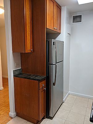 5th image of 330 E 46th St APT 1E
