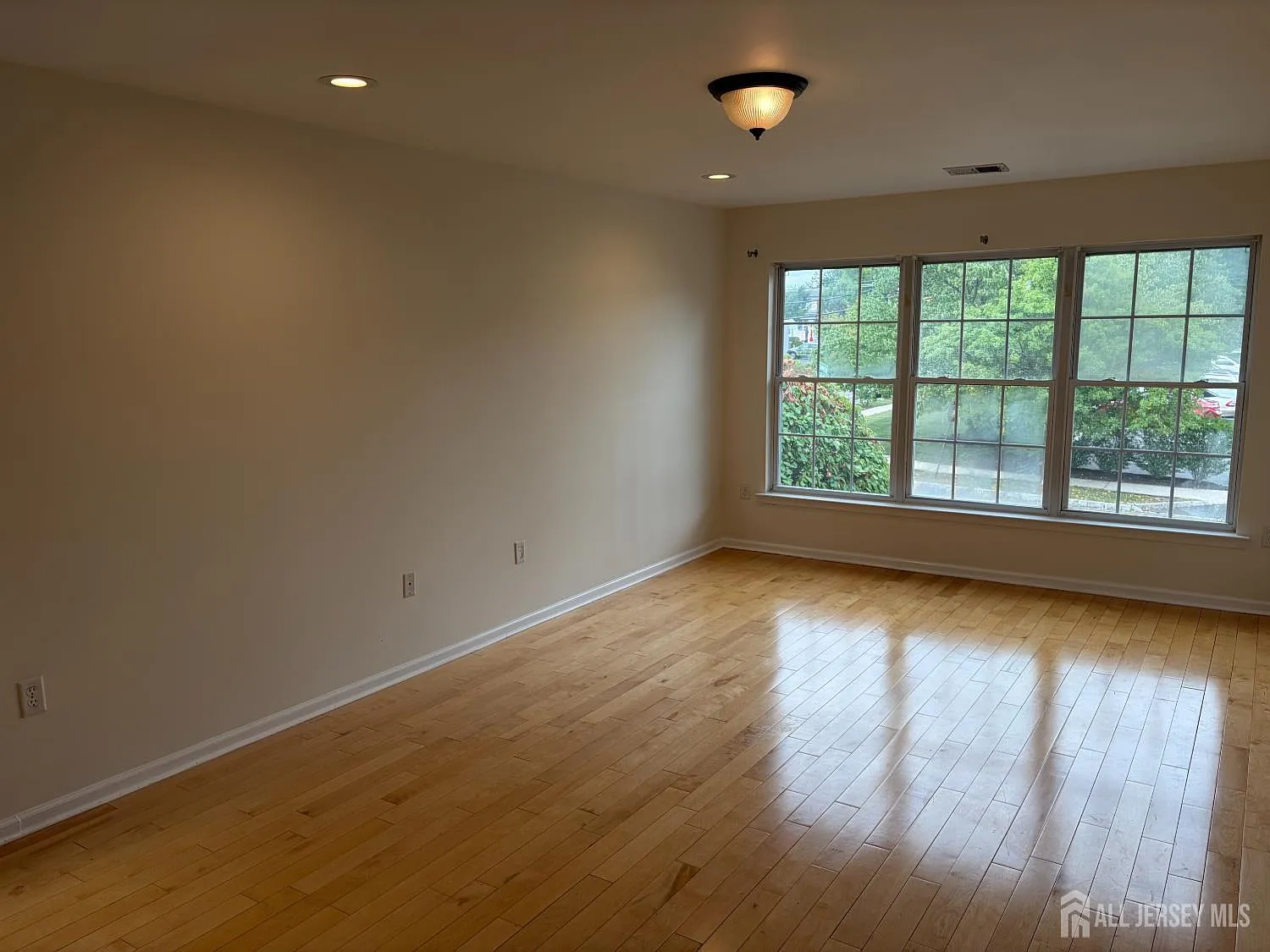 2 bed, 2.0 bath, 1174 sqft, $2,650 — Photo 3