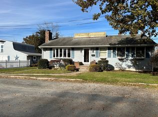 7 Rivet St, Acushnet, MA 02743