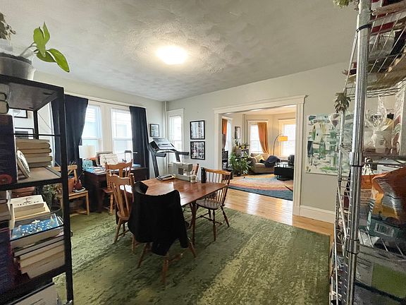 2nd image of 130 Auburn St Floor 1