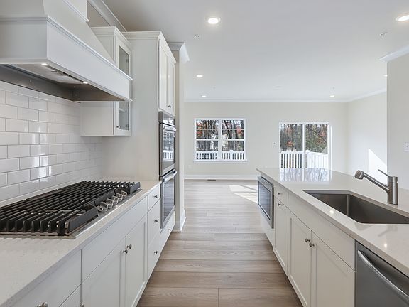 4th image of 6822 Winterhill Ln