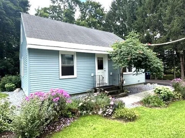 28 Holbrook St, North Adams, MA 01247