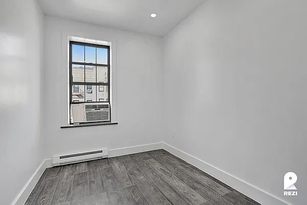 Rented by REZI | media 6