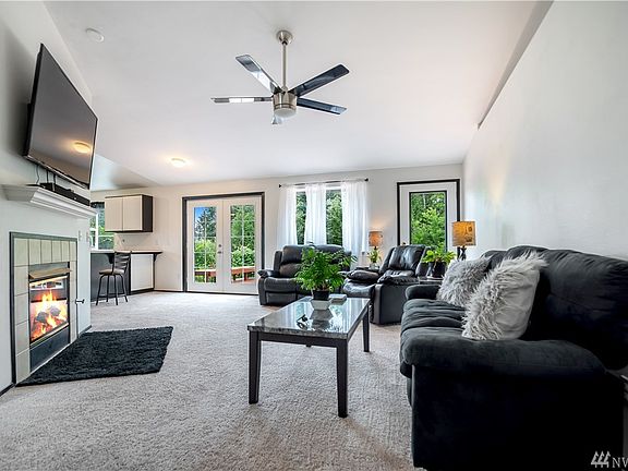 4th image of 2715 159th Street Ct E