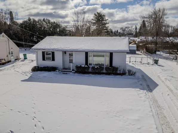 205 W 4th St, Gladwin, MI 48624
