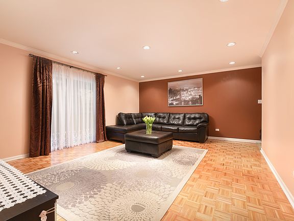 2nd image of 960 Beau Dr Unit 301