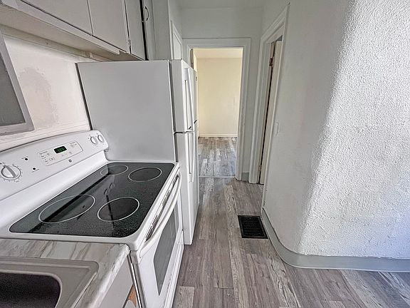 5th image of 1019 Old Orchard Ave #1
