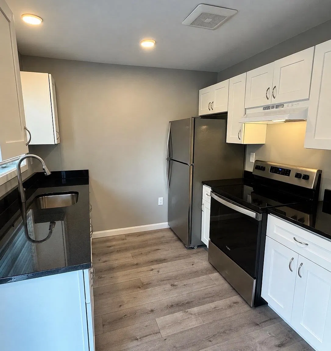 Studio, 1.0 bath, 380 sqft, $1,799 — Photo 2